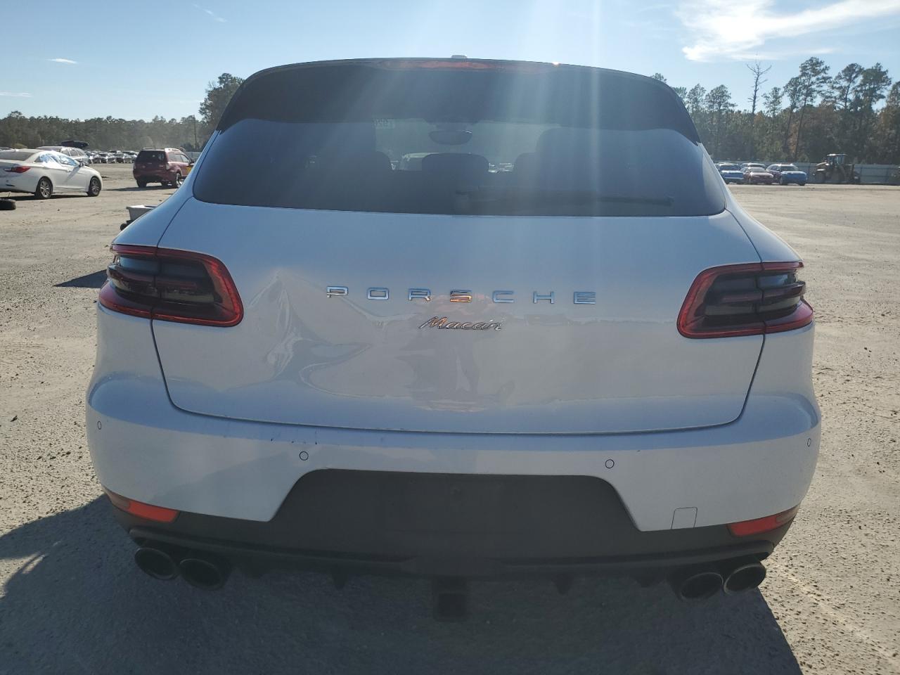 Porsche Macan Image 12