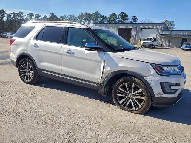 Ford Explorer Platinum Image 8