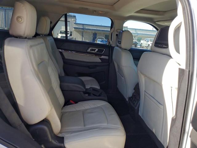 Ford Explorer Platinum Image 7