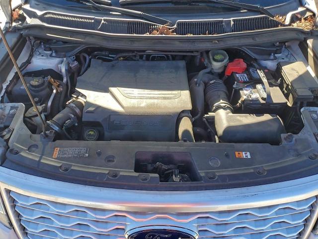 Ford Explorer Platinum Image 4