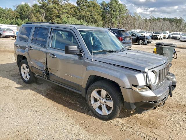 Jeep Patriot Latitude Image 11