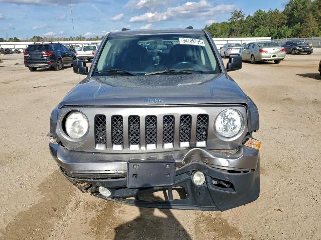 Jeep Patriot Latitude Image 9