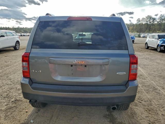 Jeep Patriot Latitude Image 7