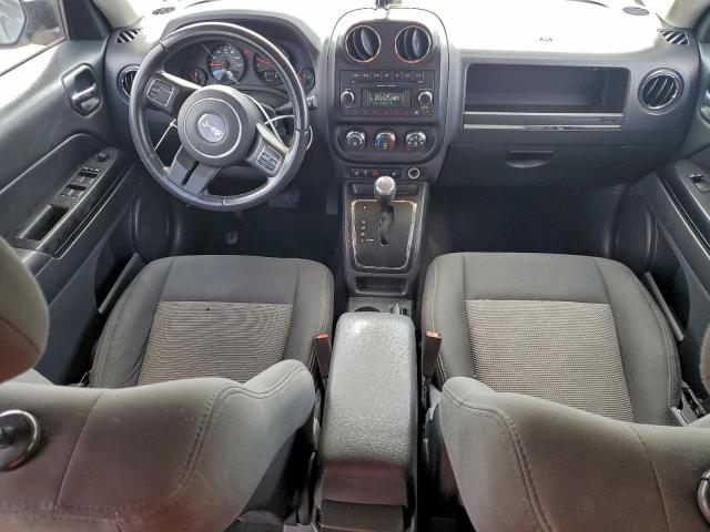 Jeep Patriot Latitude Image 4