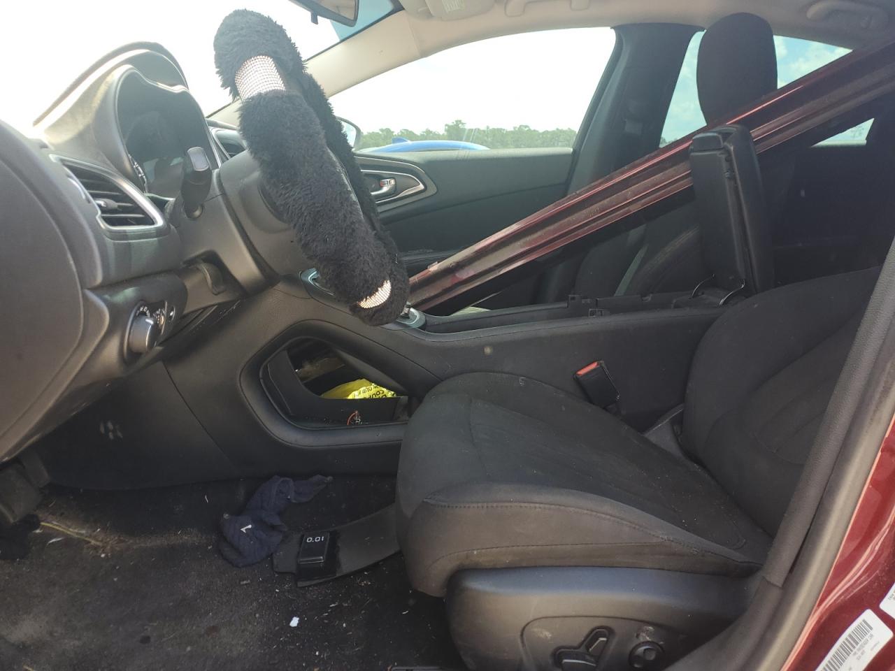 Chrysler 200 Limited Image 11