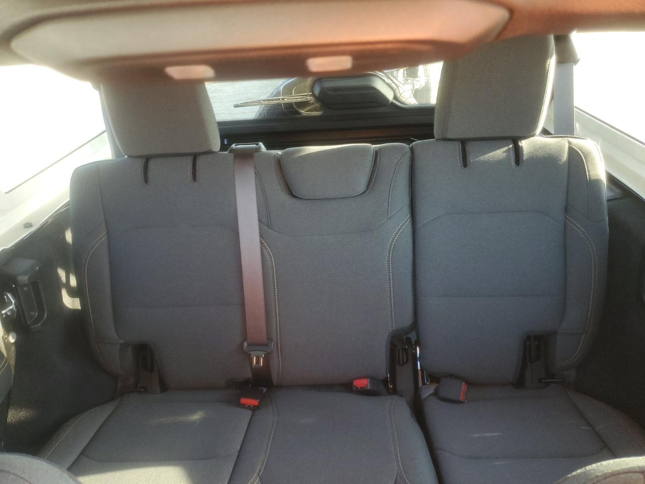 Jeep Wrangler Sahara Image 5