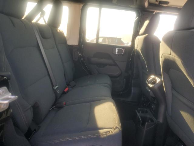 Jeep Wrangler Sahara Image 7