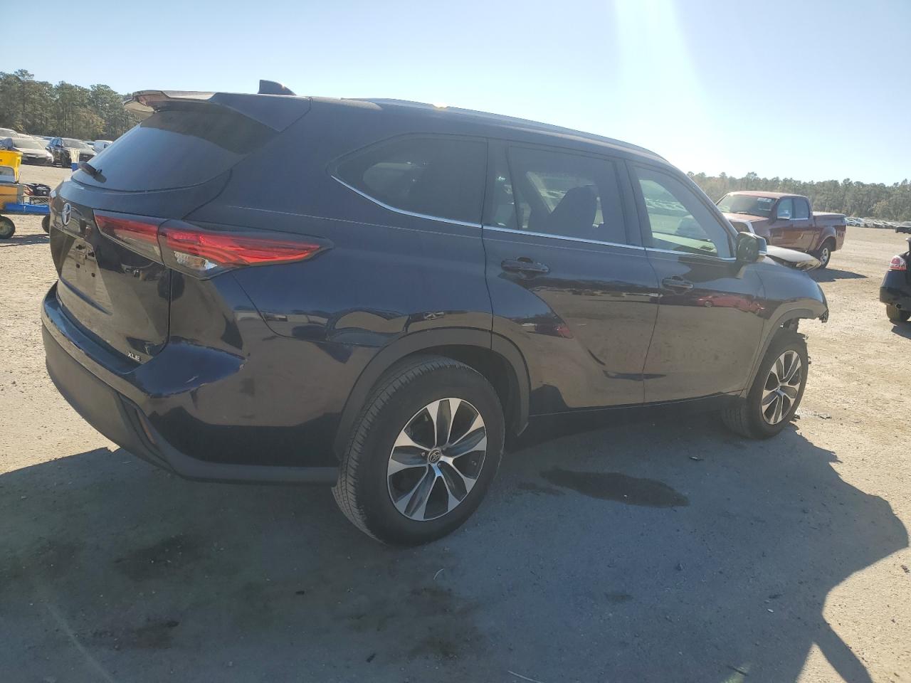 Toyota Highlander Xle Image 2