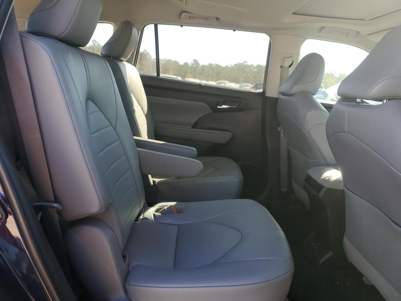 Toyota Highlander Xle Image 9