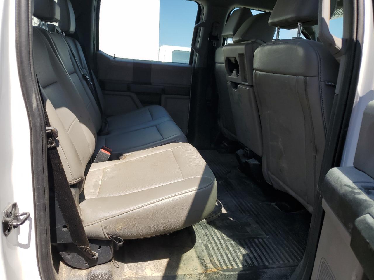 Ford F-550 Super Duty Image 10