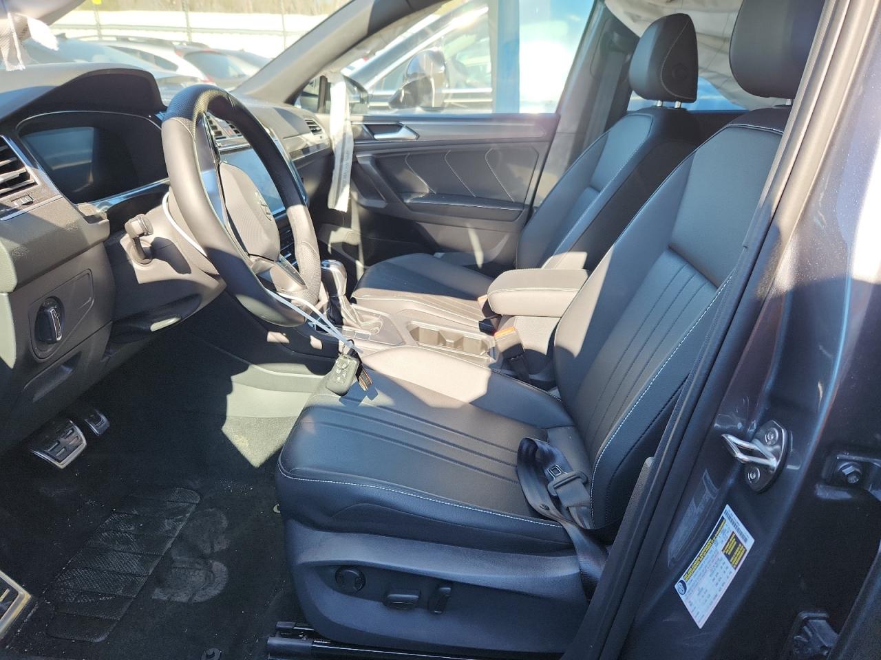 Volkswagen Tiguan Se R-line Black Image 10