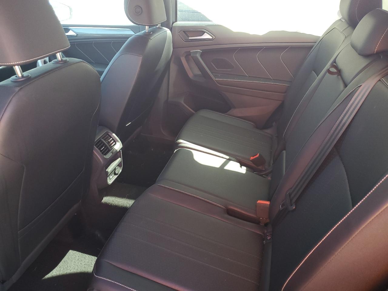 Volkswagen Tiguan Se R-line Black Image 14