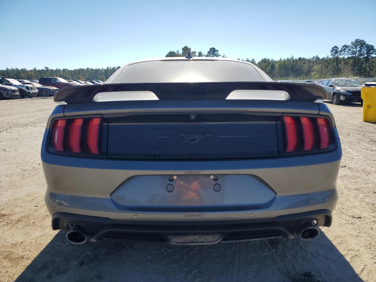 Ford Mustang Image 12