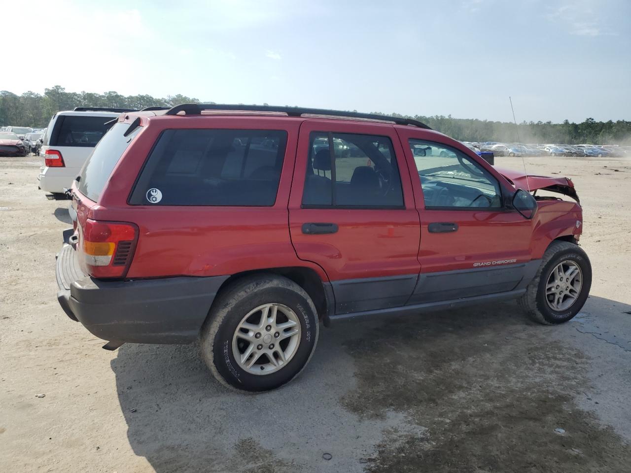 Jeep Grand Cherokee Laredo Image 2