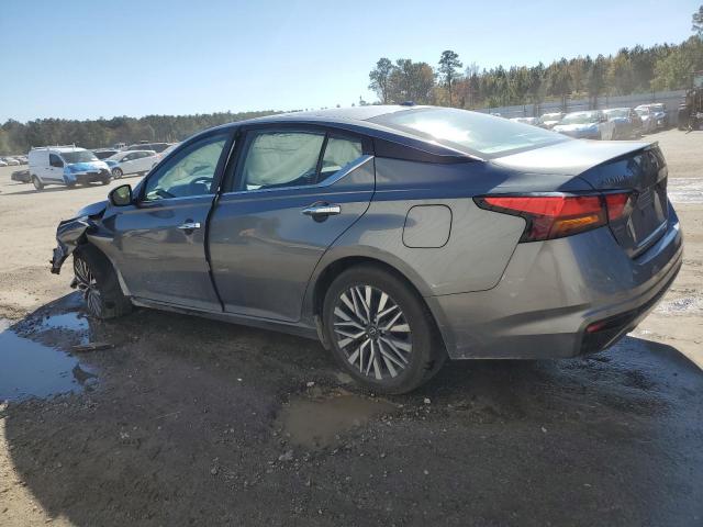 Nissan Altima Sv Image 2