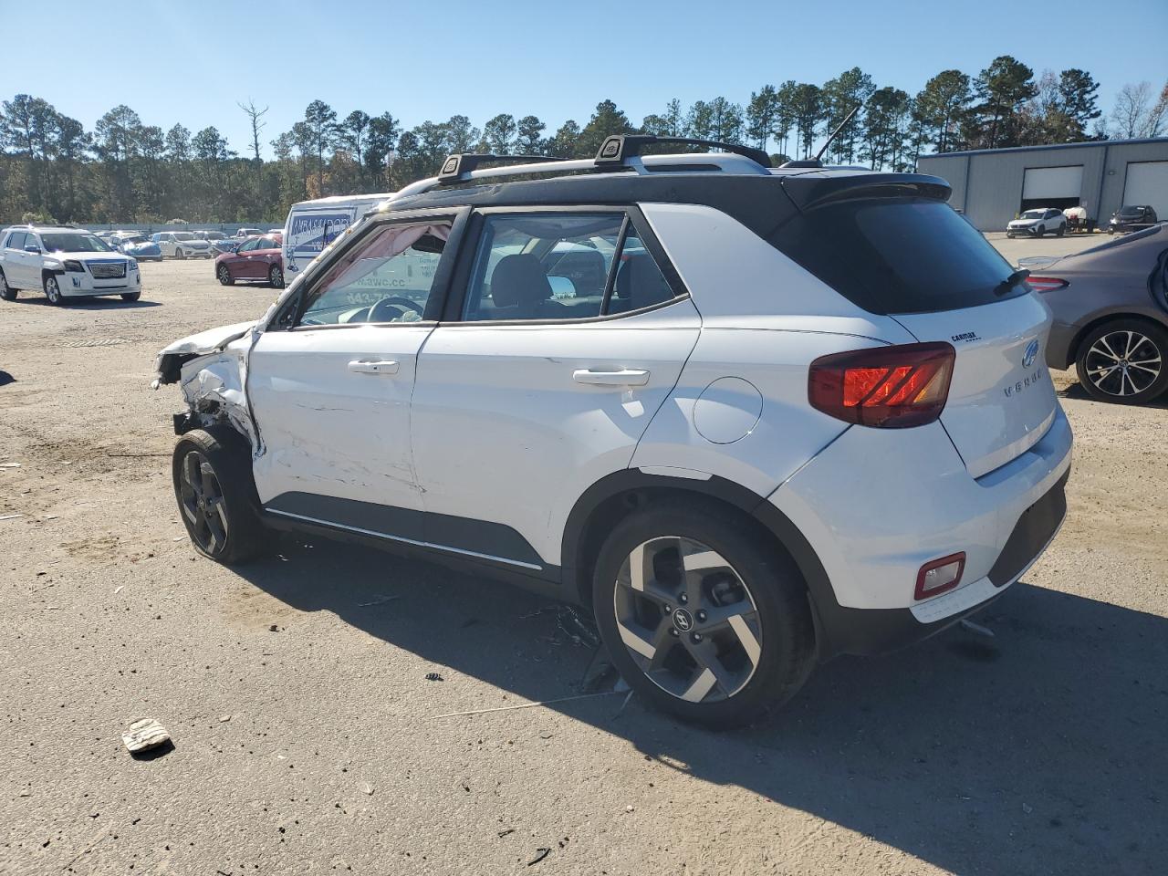 Hyundai VENUE Sel Image 2