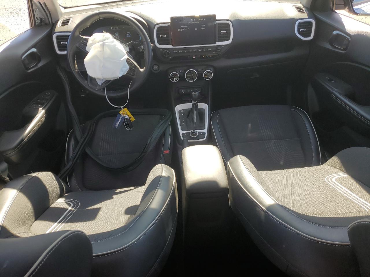 Hyundai VENUE Sel Image 3