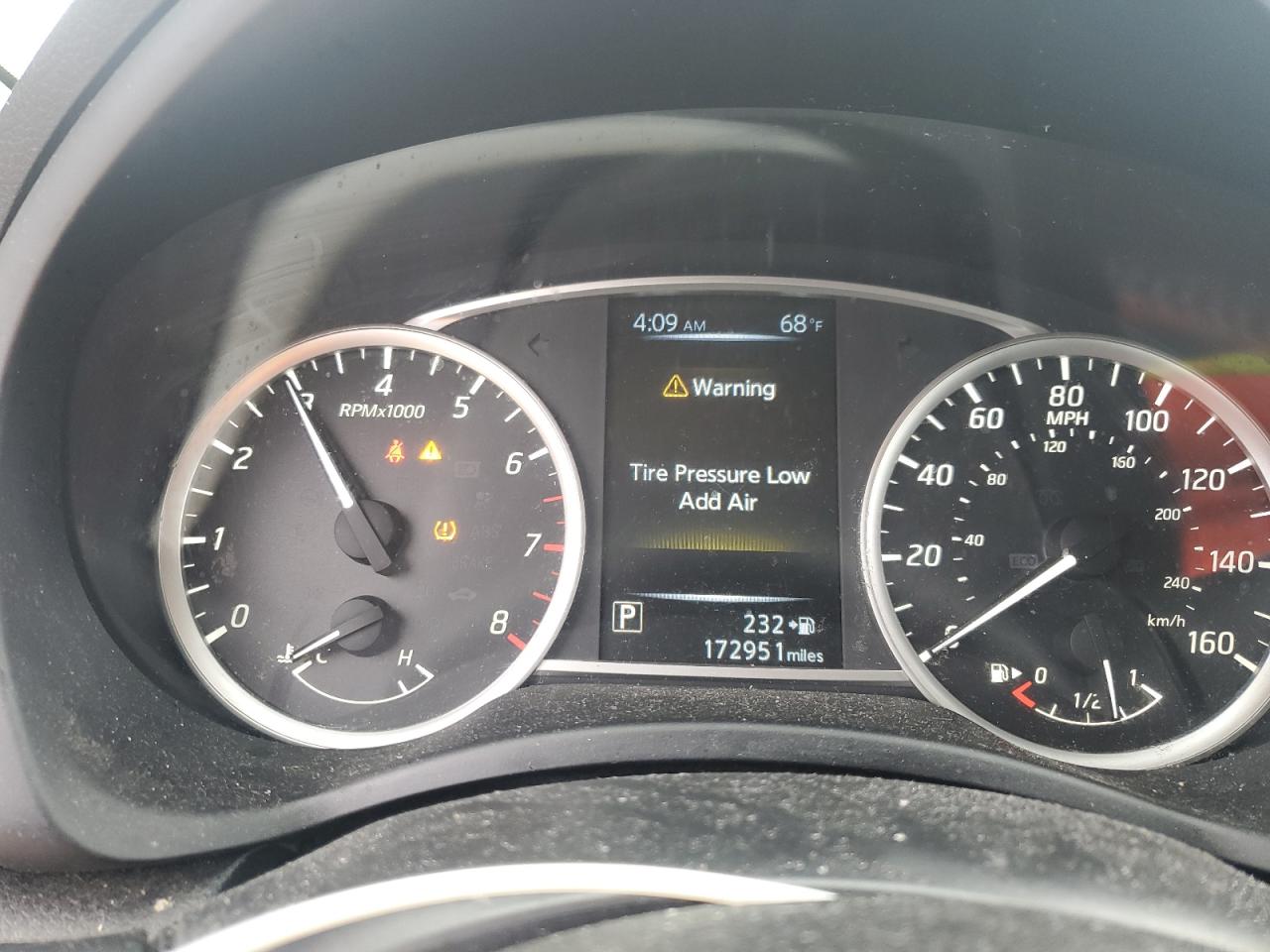 Nissan Sentra S Image 8