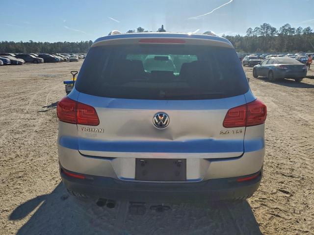 Volkswagen Tiguan S Image 6