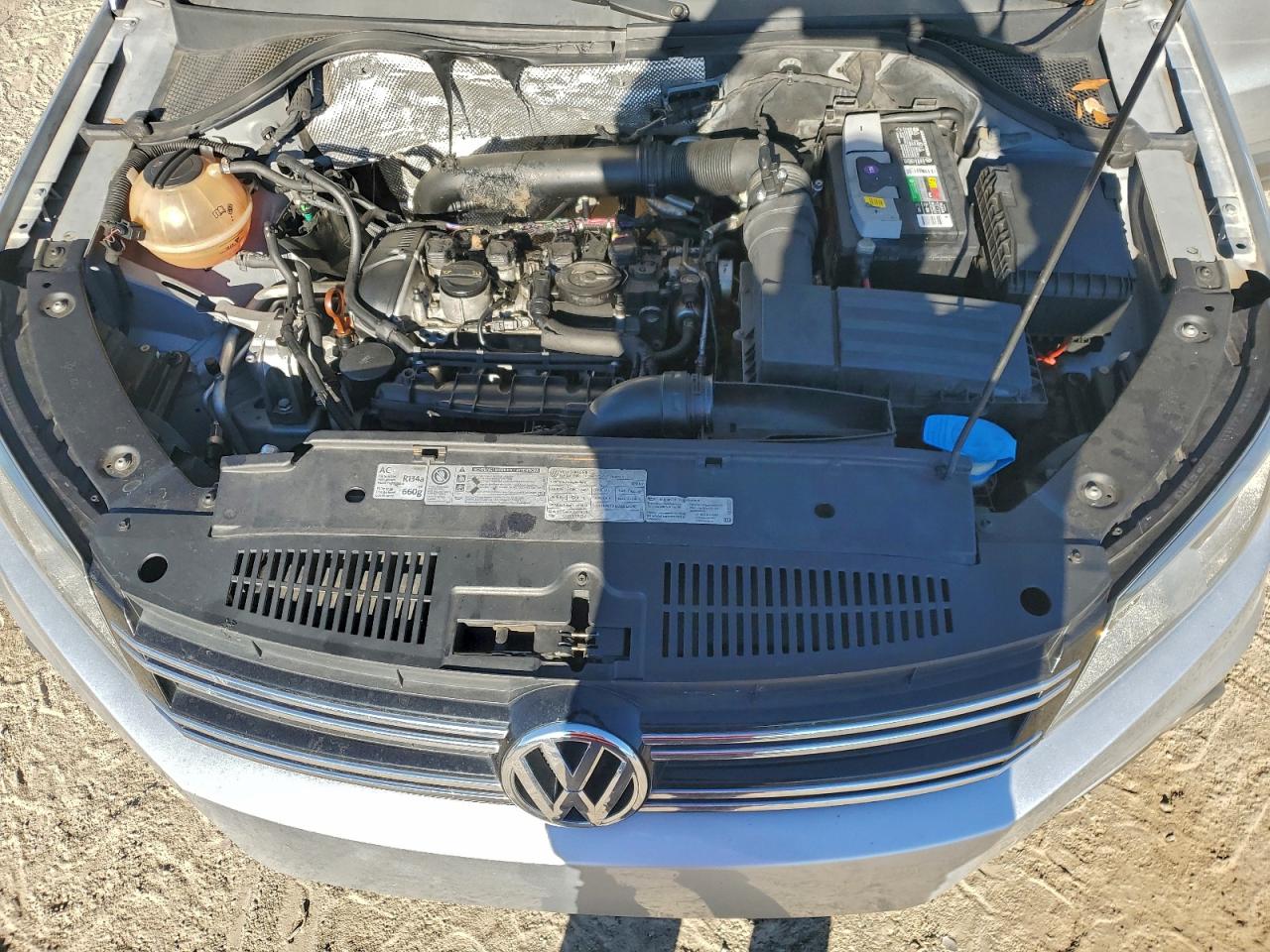 Volkswagen Tiguan S Image 12