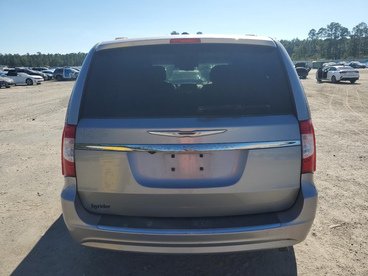Chrysler Minivan Touring Image 4