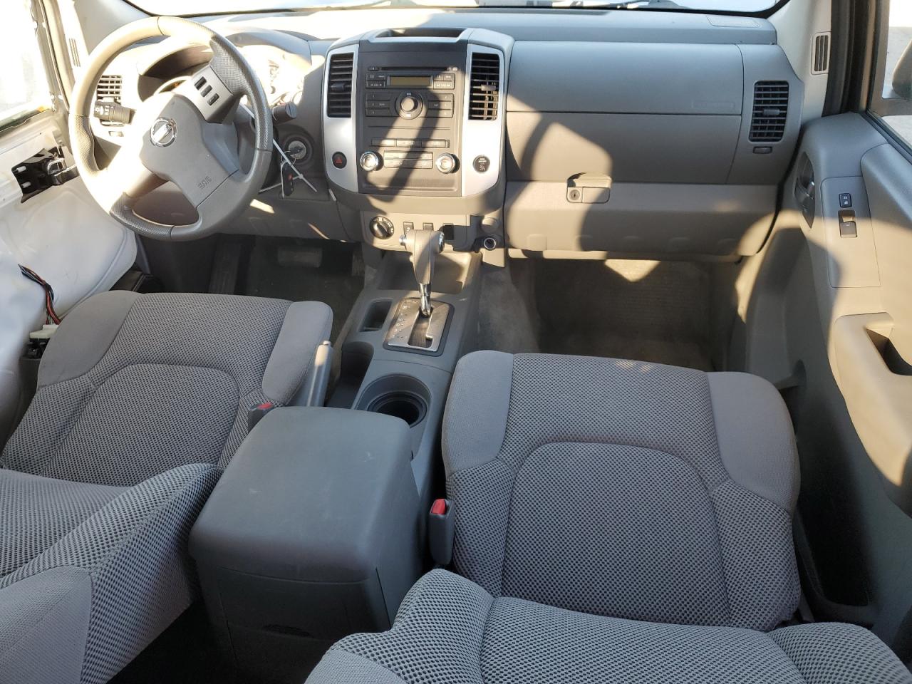 Nissan Frontier S Image 11