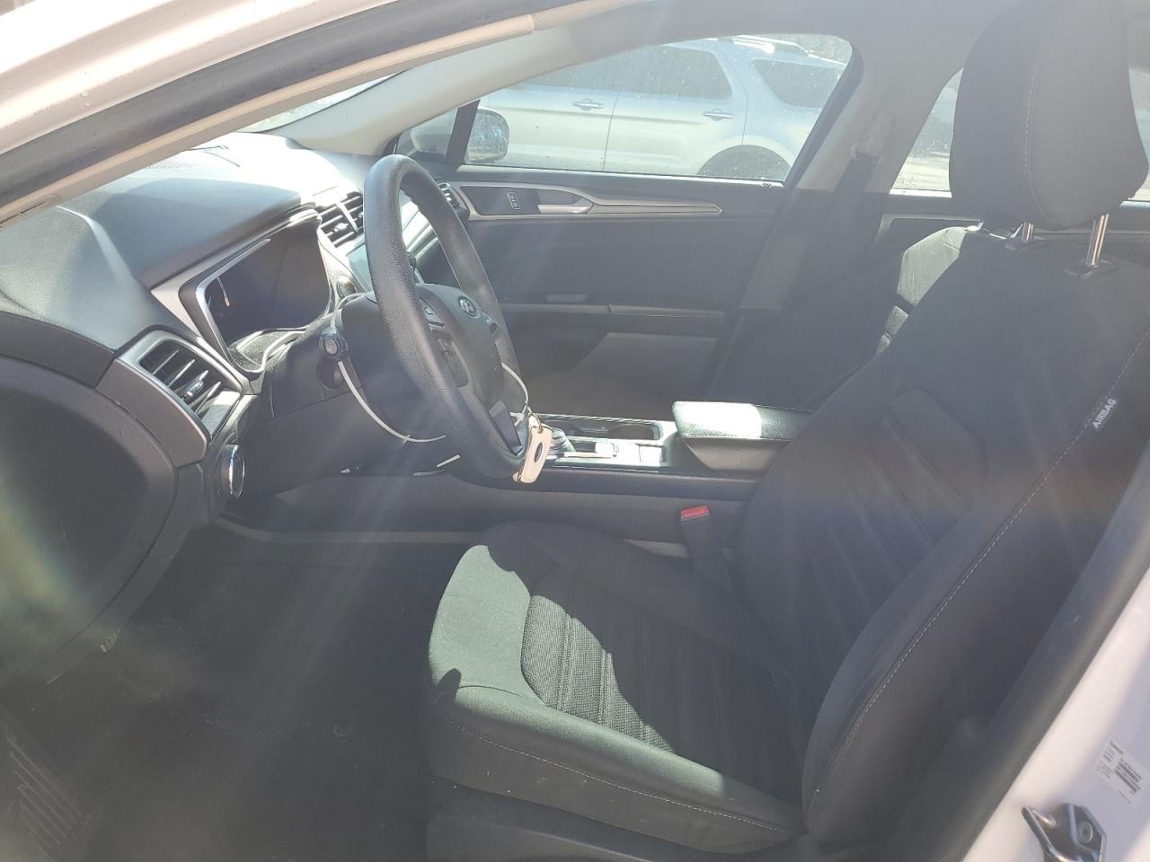 Ford Fusion Se Image 2