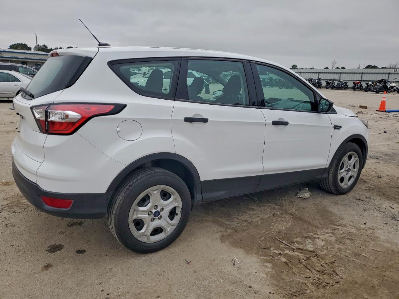 Ford Escape S Image 3