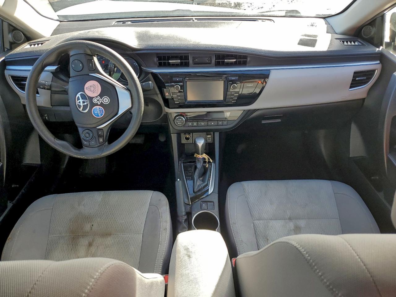 Toyota Corolla L Image 9