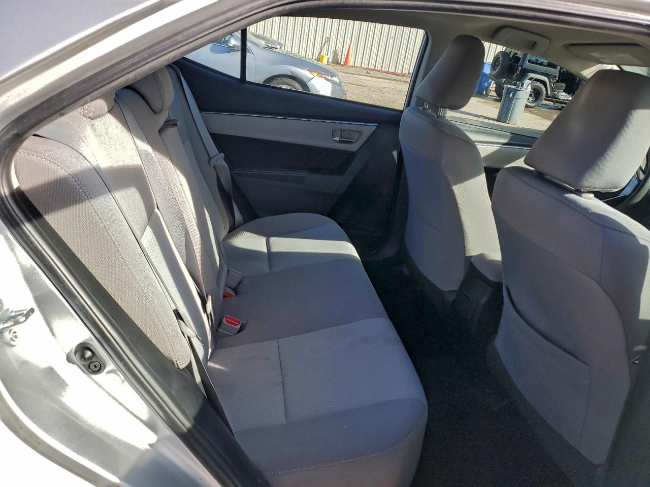 Toyota Corolla L Image 5