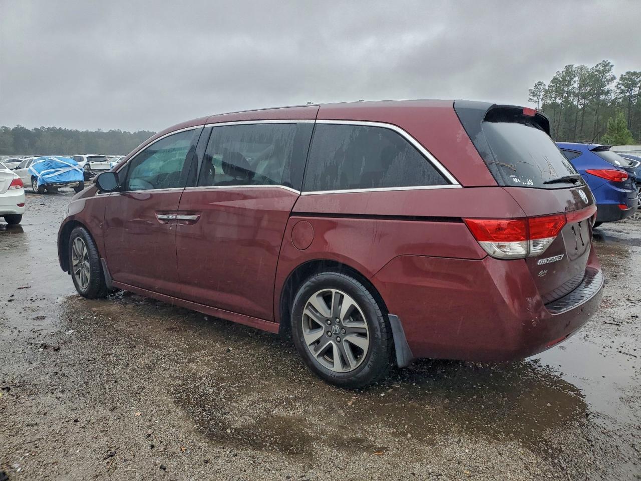 Honda Odyssey Touring Image 2