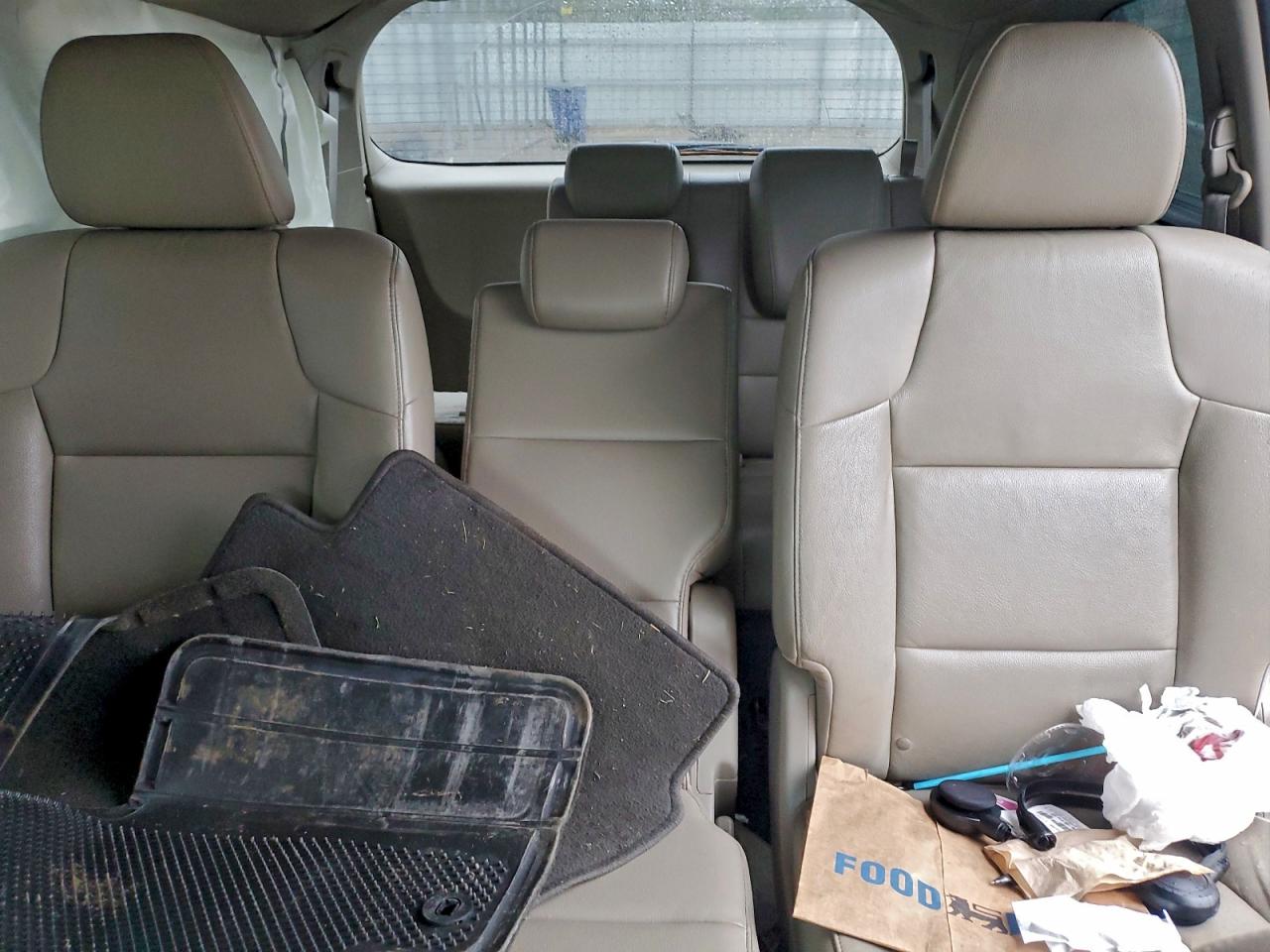 Honda Odyssey Touring Image 8