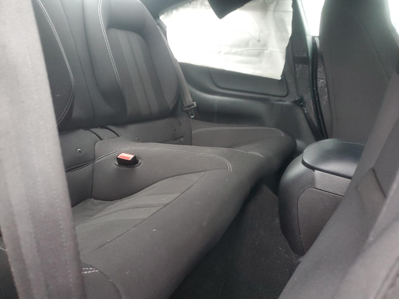 Ford Mustang Image 4