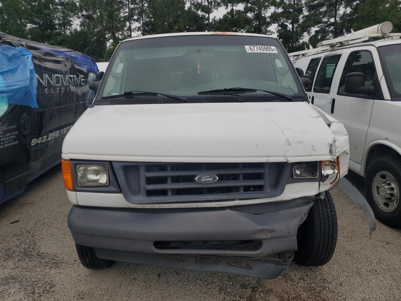 Ford Econoline E150 Van Image 5