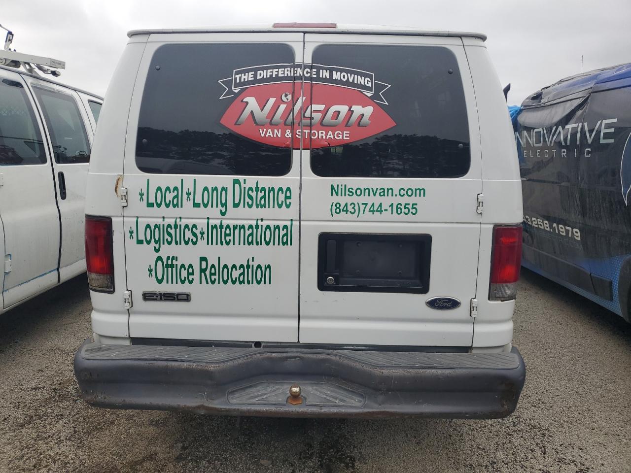 Ford Econoline E150 Van Image 2