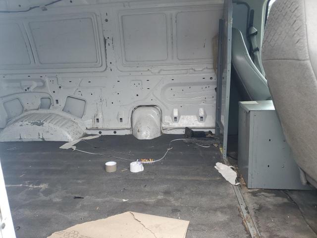 Ford Econoline E150 Van Image 12