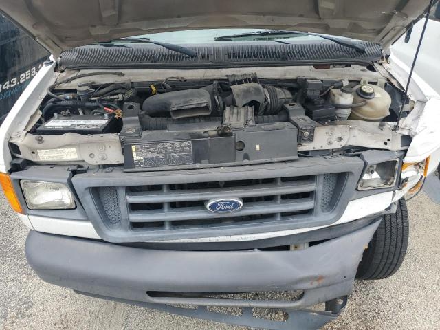 Ford Econoline E150 Van Image 3