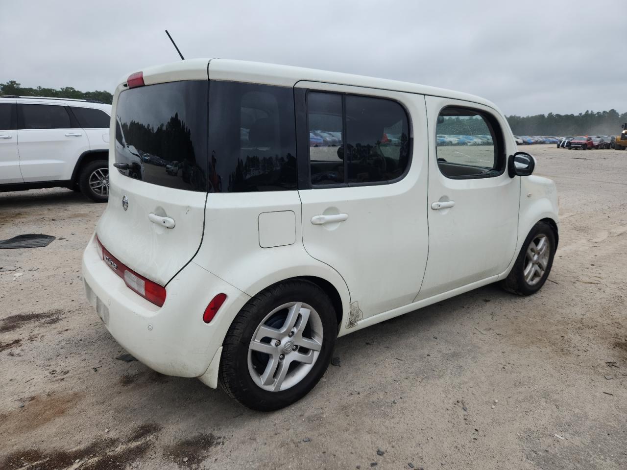 Nissan cube Base Image 10