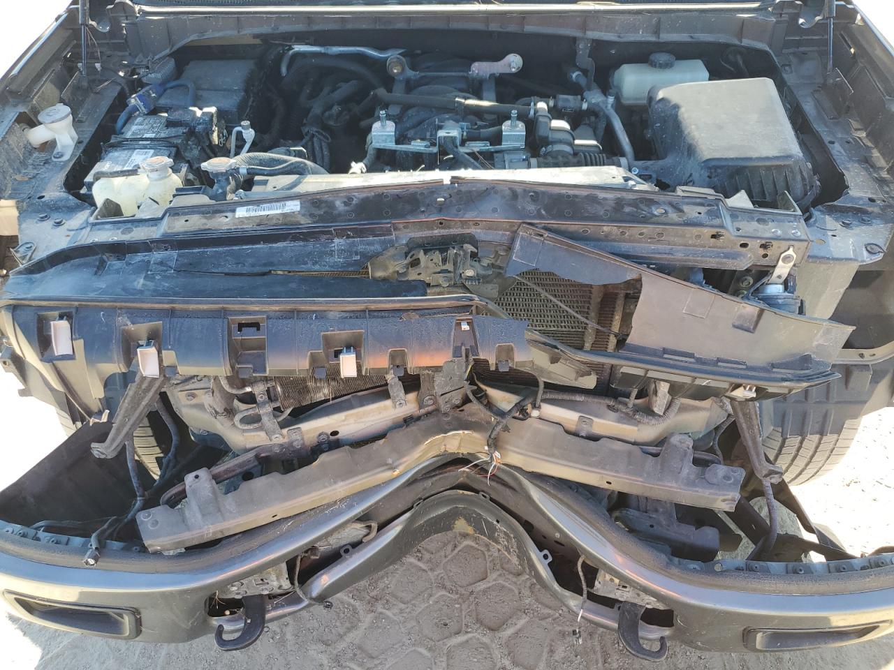 Nissan Titan Sv Image 13