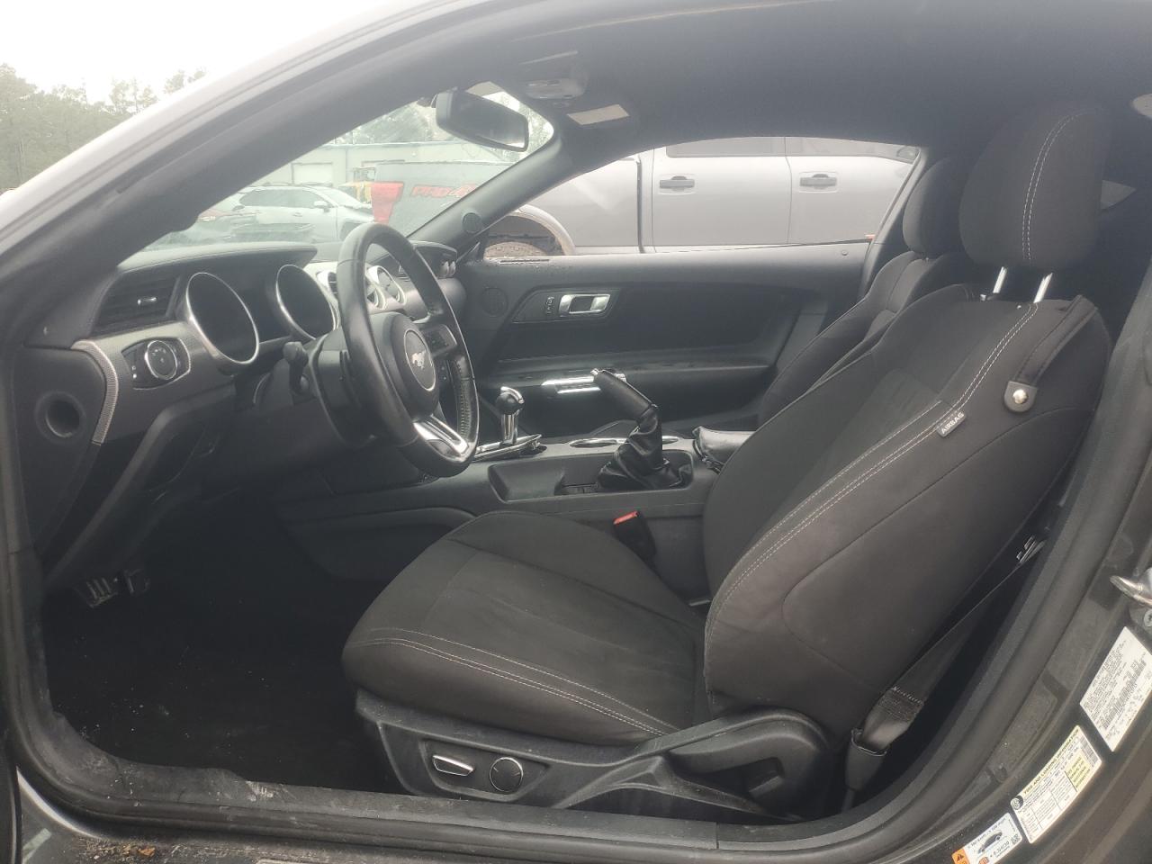 Ford Mustang Gt Image 5