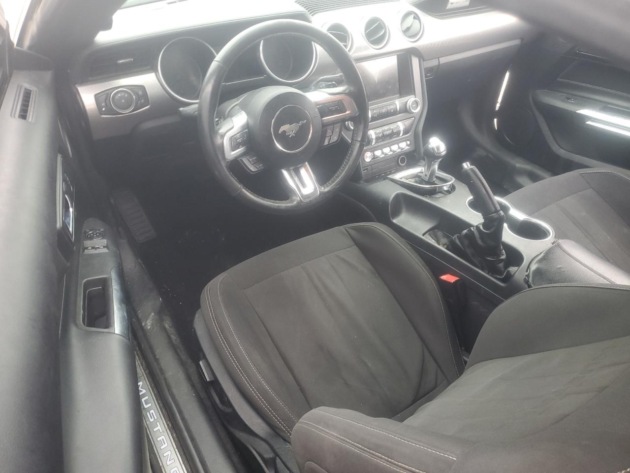 Ford Mustang Gt Image 4