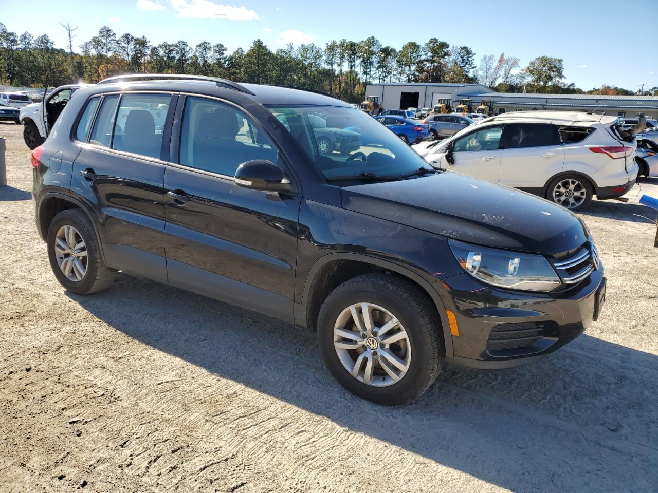 Volkswagen Tiguan S Image 13
