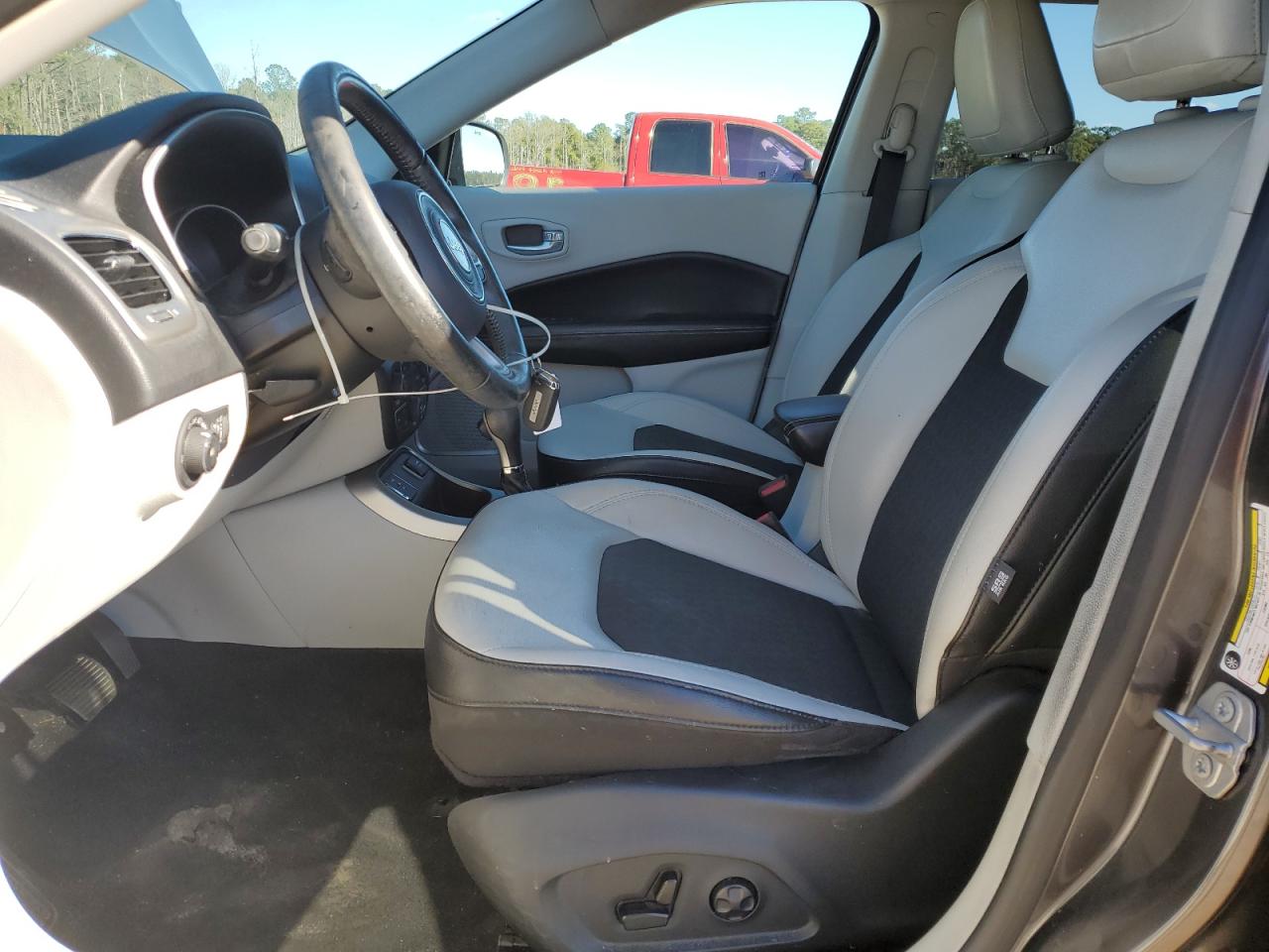 Jeep Compass Latitude Image 2