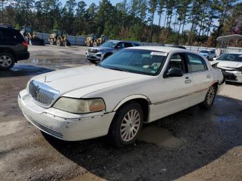  Salvage Lincoln Towncar