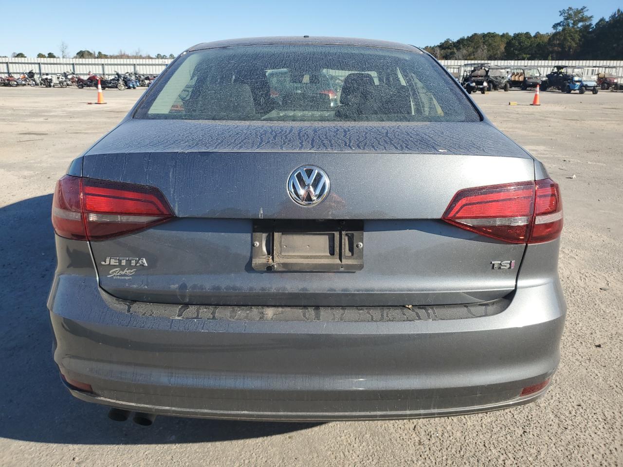 Volkswagen Jetta S Image 10