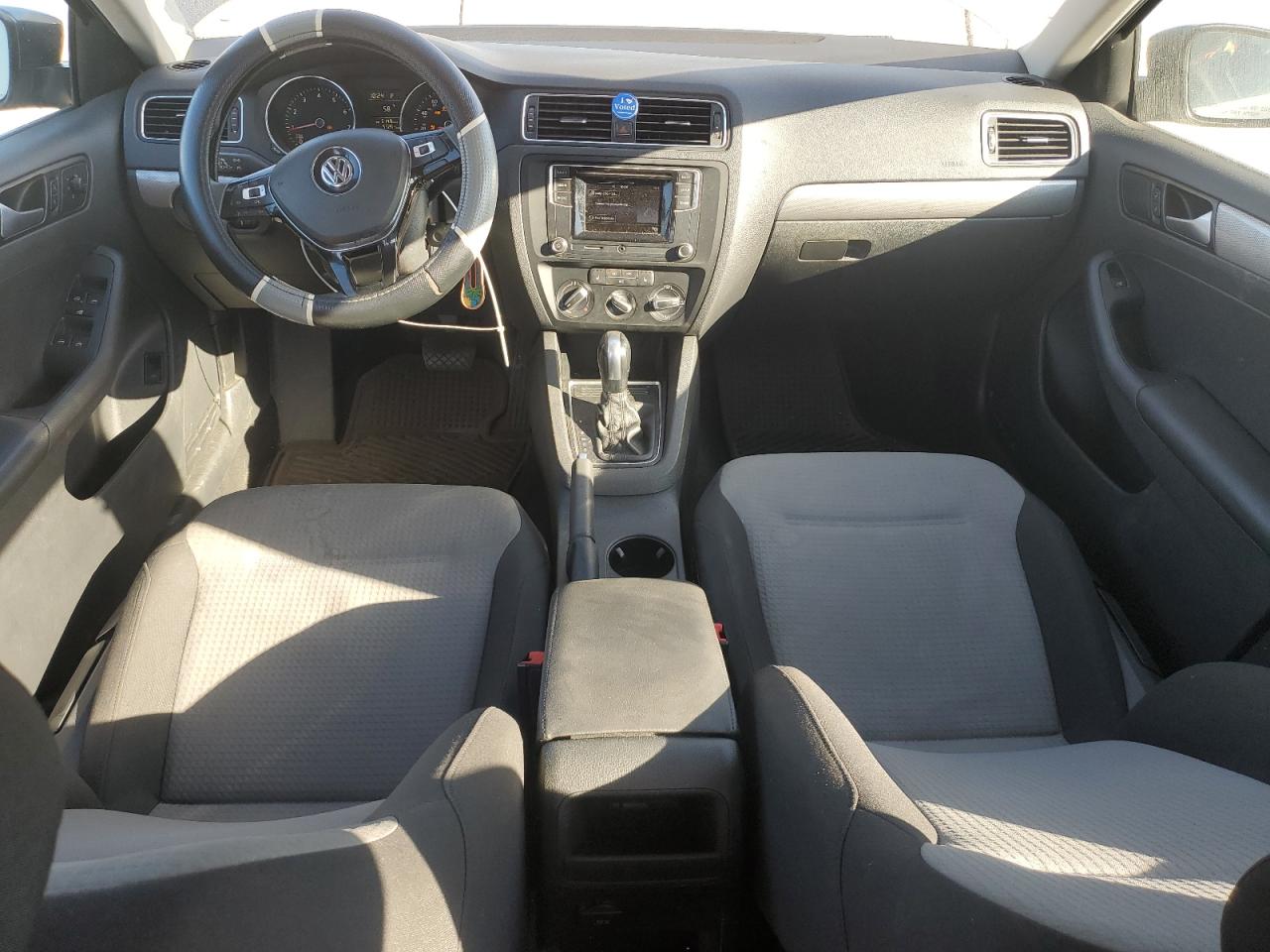 Volkswagen Jetta S Image 9