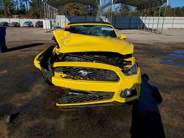 Ford Mustang Image 9