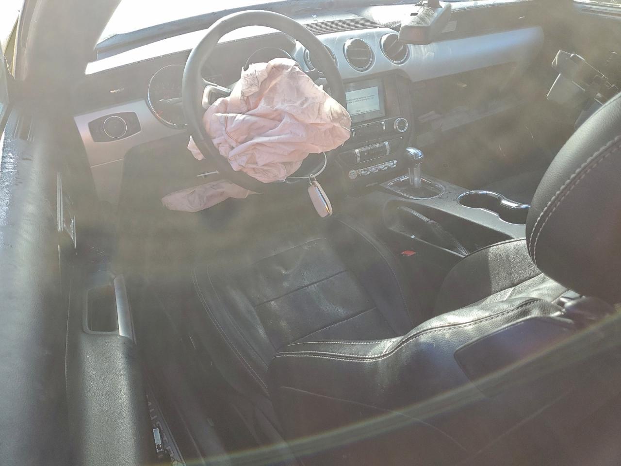 Ford Mustang Image 8