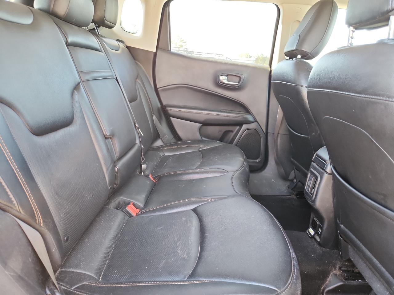 Jeep Compass Limited Image 3