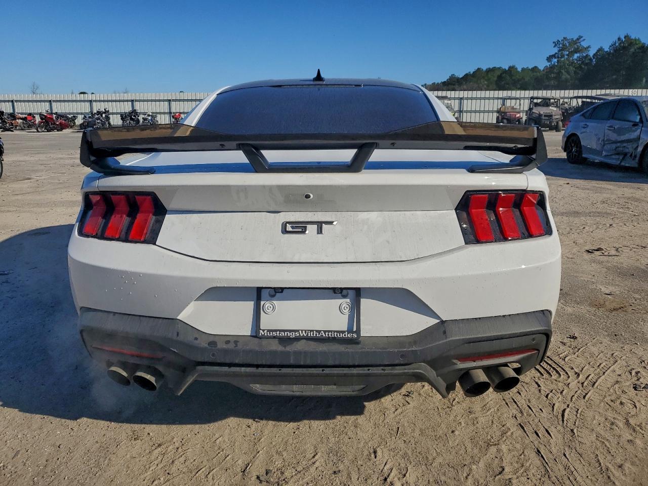 Ford Mustang Gt Image 3